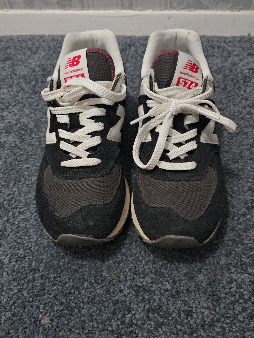 New Balance 574 - Picture 2 of 9